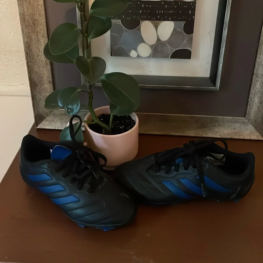 Soccer Cleats - Picture 1 of 3
